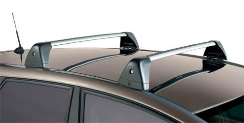 Könnyen fel- és leszerelhető Lezárható fedelekkel rögzíthető Maximum 60 kg terhelhetőség Súly: mintegy 7 kg Opel logóval 93165516 17 32 133 Exkluzív kétszínű, dizájnos rekesz, magas fényű