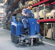 FLOORTEC R 680 Vezetőüléses seprőgépek, hidraulikus szemétürítéssel A FLOORTEC R 680 1050 mm munkaszélességgel rendelkező, nagy kapacitású pormentes seprésre alkalmas berendezés, 130 literes