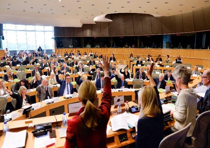 jogalkotási dossziét a felelős bizottsághoz utalja A koordinátorok döntése arról, melyik képviselőcsoport jelölje ki az előadót A