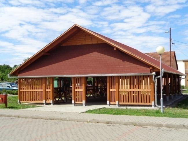 50 A piactér nyitott csarnoka A járóbeteg rendelő Ajánlások: Épületek, építmények: A terület számos rendeltetést, eltérő beépítést foglal magába, melyekre nem adható egységes javaslat.
