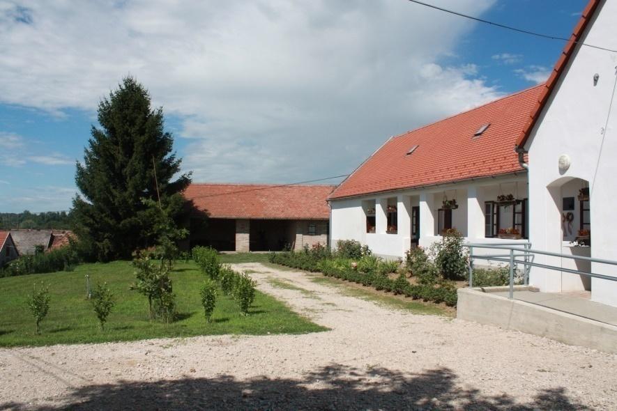 kialakításával.