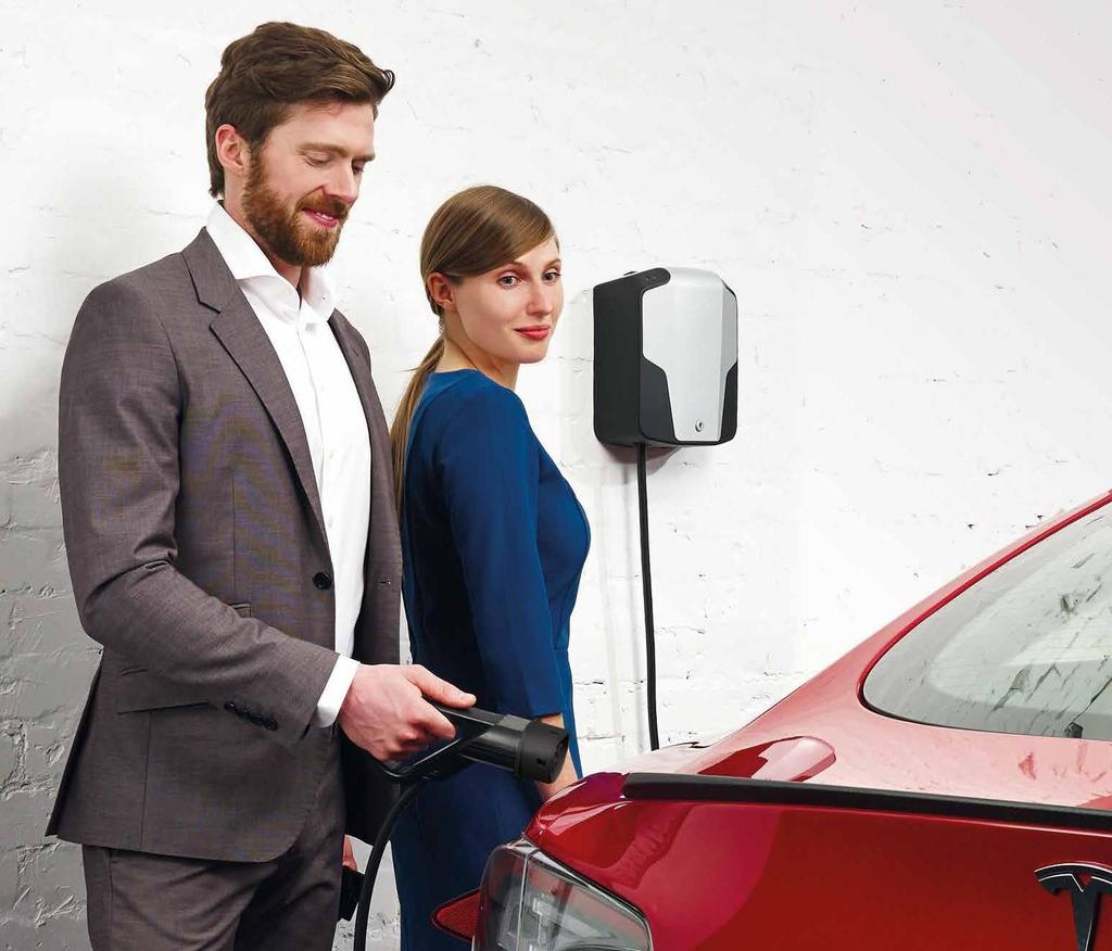 Helyi terhelés-szabályozás Load management CCMS USB/RS485 konverter USB/RS485 converter Ellenőrző egység a maximális elérhető áram egyenletes, legfeljebb 8 emh1 Wallbox között történő elosztásához.