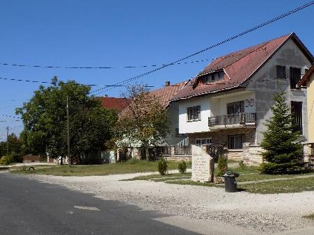 településrészben egy organikus telek és utcahálózatot találunk, változatos alakú és nagyon eltérő méretű telkekkel, közterület szélességekkel.