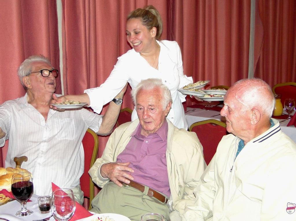 - 3 - A rendezvény jó hangulatban telt -. -. -. -. -. -.- Az elmúlt évben már beszámoltunk arról, hogy a MEE.