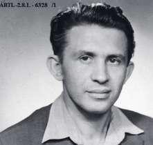 munkás mozgalomban 1941-től vett részt. Röpcédulázásért 1943 június 16-án letartóztatták és 3 évi börtönre ítélték.