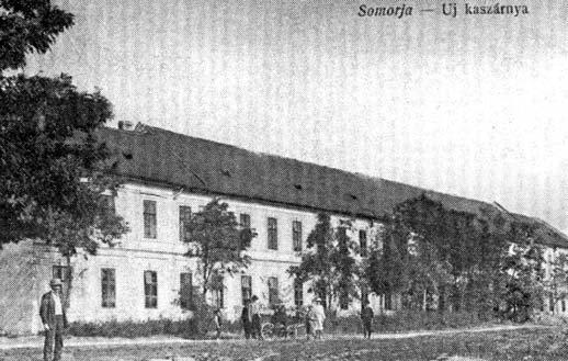 embertelen körülmények között éltek mint később kiderült, talán részben az átmenő tábornak tekintett esztergom-kenyérmezői táborban.