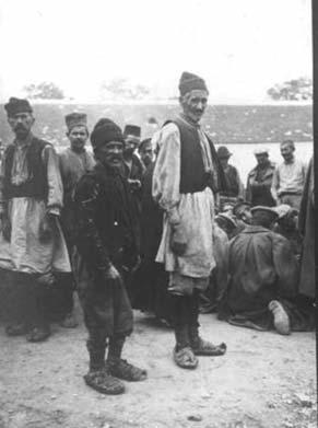évi 41/L számú feljelentése alapján a képeslapokat lefoglalta, további árusításukat betiltotta. 26 1914.