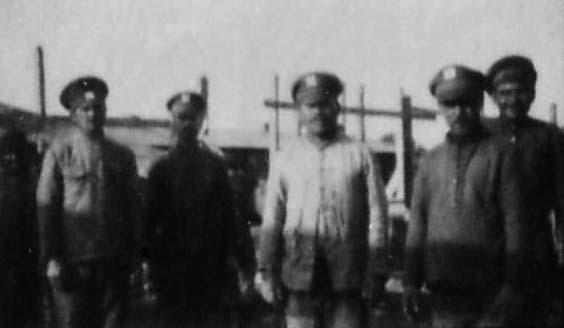 patokat is beszámítva, három és fél millió ember. A gyalogság áll 872 zászlóaljból, és 48 pótzászlóaljból. Egy század áll 5 tisztből és 250 emberből.