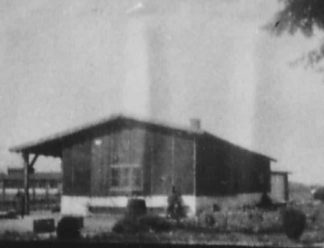 A börtönbarakk Rényben Az 1917-es oroszországi forradalmi események a Csallóközi Lapokban is visszaköszöntek a főszerkesztő, dr. Halmi Béla több vezércikkében is foglalkozott vele.