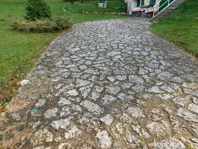 figyelnek, mit