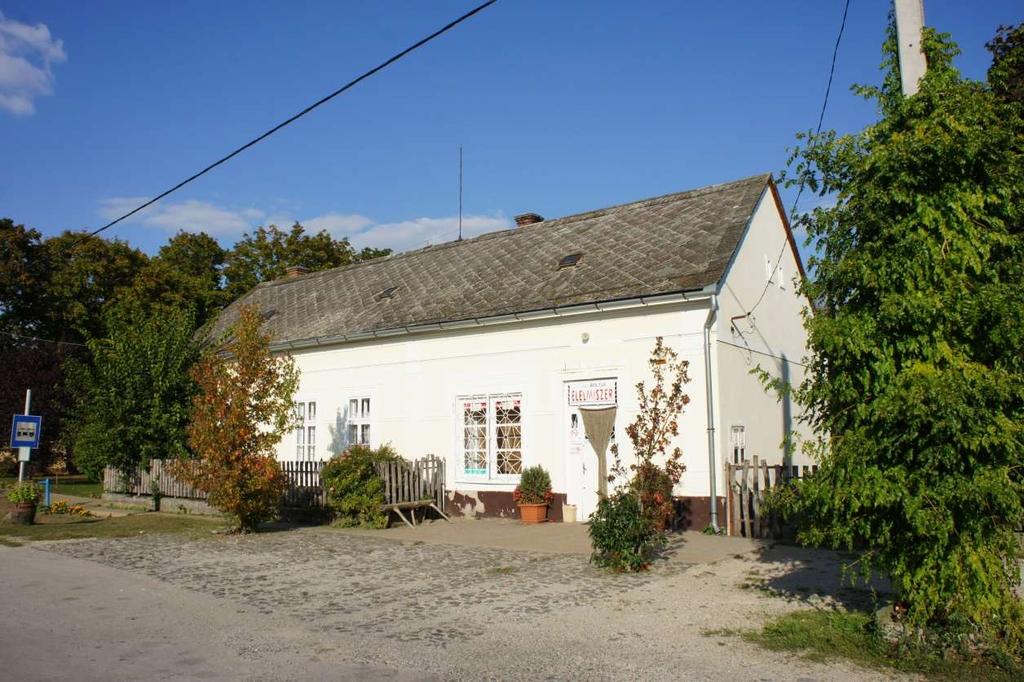 Újvárfalva-Nadalos, Dózsa Gy. u. 177 hrsz. Vegyesbolt Újvárfalva-Nadalos, Dózsa Gy.