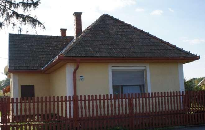 HOMLOKZATKÉPZÉS A falak vakoltak, az osztott