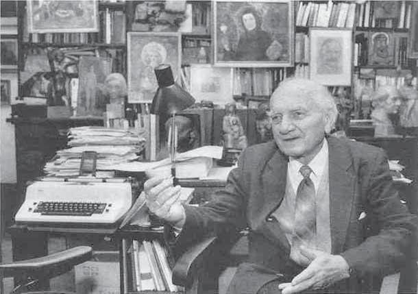 0. ábra. László Gyula budapesti dolgozószobájában, 996. március (forrás: Balassa LászlÓ 00, 8.
