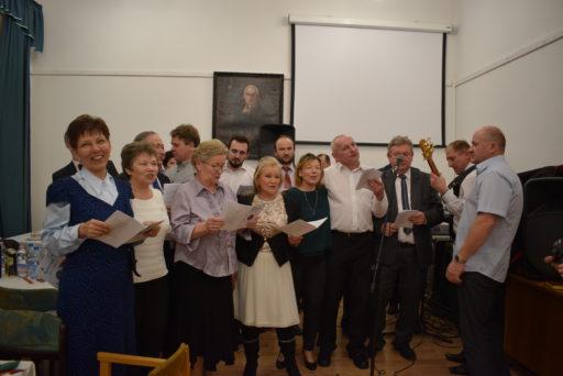 a korábban elkészített énekkönyvből ( 24
