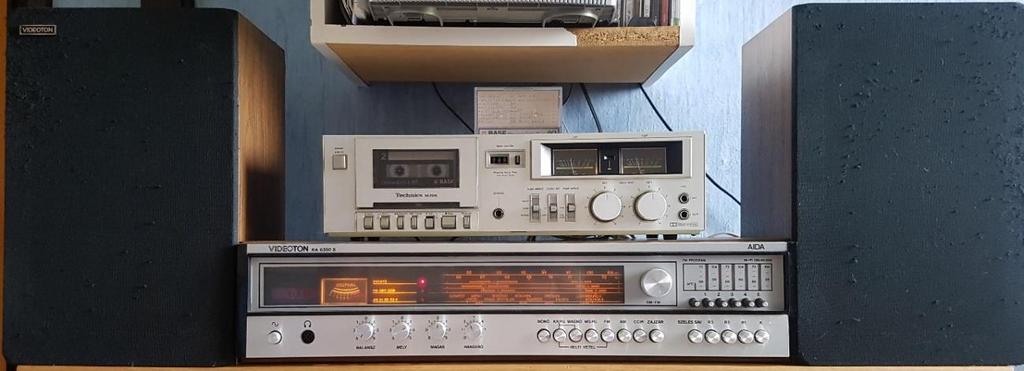 Retró audió a XXI. században a magas hangokat kiemeli, lejátszáskor pedig elnyomja, így a sziszegés csökkent, a zene pedig normális maradt. Az eljárásnak a Dolby B, C és HX-Pro változatai ismertek.