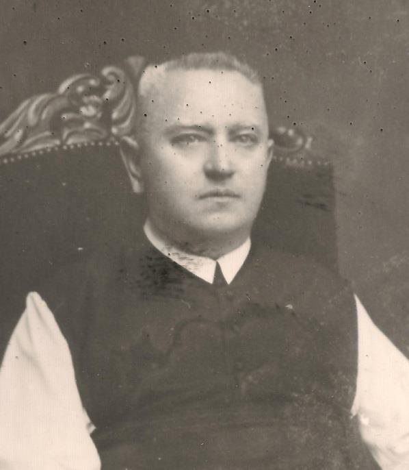 Kürti Menyhért (1875 1949), a Katolikus Tanügyi Főigazgatóság vezetője 1893-ban lépett a ciszterci rendbe. 1899-es papszentelésétől Egerben tanár.