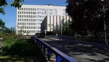 Jelenleg 13 aktív és 4 krónikus fekvőbeteg osztályon, összesen 740 ágyon folyik gyógyítás az intézményben, a területi ellátási kötelezettségünkhöz tartozó települések lakosságszáma szakmánként