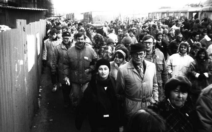 25 év működő civil szervezetekkel kapcsolatban kérdeztem a párkányi kultúrházban rendezett civil börzén.