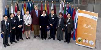 Kínai delegáció látogatása az EFSA-nál 2009 januárjában tott az Európai Bizottságnak a Codex Alimentarius Bizottsághoz (a FAO/WHO közös szervezete, amely nemzetközi élelmiszer-szabványok, útmutatók