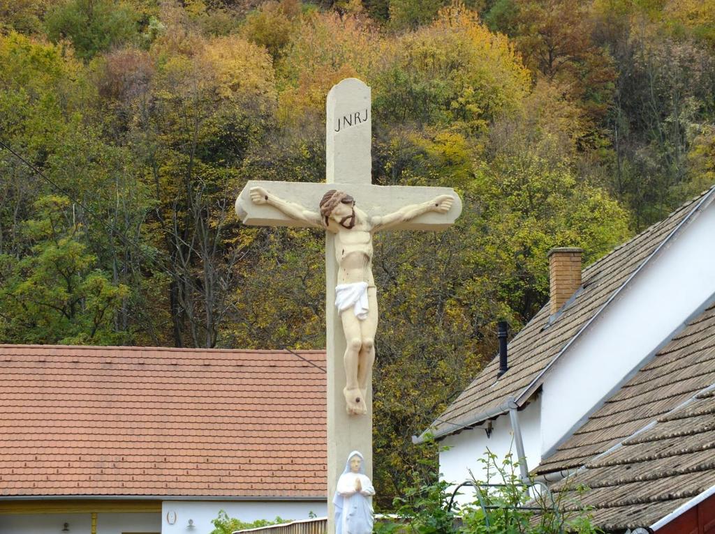 Úti kereszt, Fő