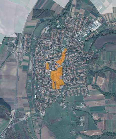 Néhány ház utcai szakaszát emeletráépítéssel bővítették. Az emeleti szinten lakások kaptak helyet.
