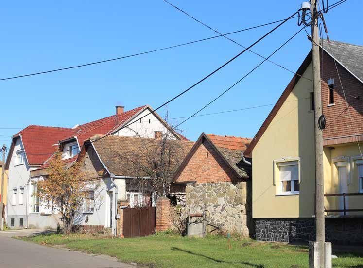 6. ÉPÍTÉSZETI AJÁNLÁSOK Átalakuló falusias lakóterületek Az átalakuló falusias lakóterületek építészeti karaktere a terület arculata átalakulóban, változóban van keveredik a falusias és a családi