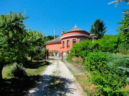 4. Kialakuló lakóterületek A Csengettyű utca végén található a régi bányaüzem középvezetői alkalmazottainak lakóházai, melyek környezetében nagytelkes villák építésére kínál helyet a szabályozási
