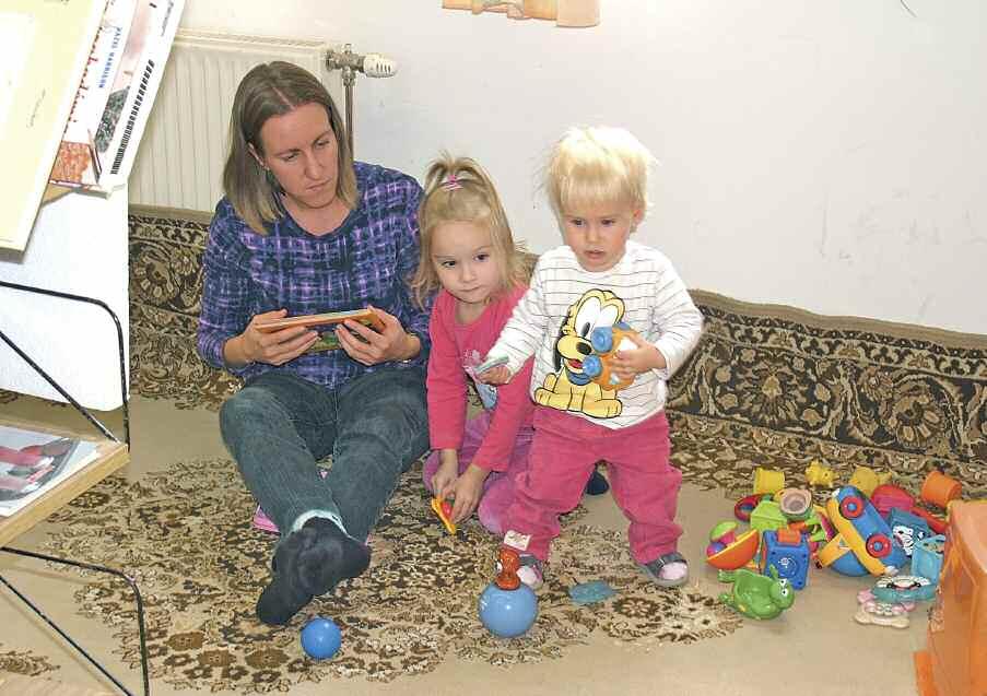 KöNYVTÁRI BaBa-MaMa TalÁlKOzó Az Országos Könyvtári Napok keretében idén a 0-3 éves korosztály számára is programlehetőség adódott.