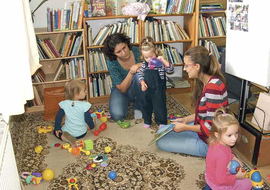 Rózsi néni felajánlotta, hogy máskor is szervezhetünk Baba-Mama találkozót a Könyvtár termében, remélem, hasonlóan jól alakul a