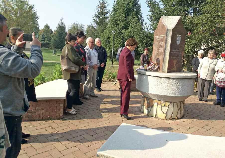 Igen elismerően hallgatták a vendégek a felsorolást, és az itt élőkkel együtt büszkén nyilatkoztak településünk folyamatos szépüléséről.