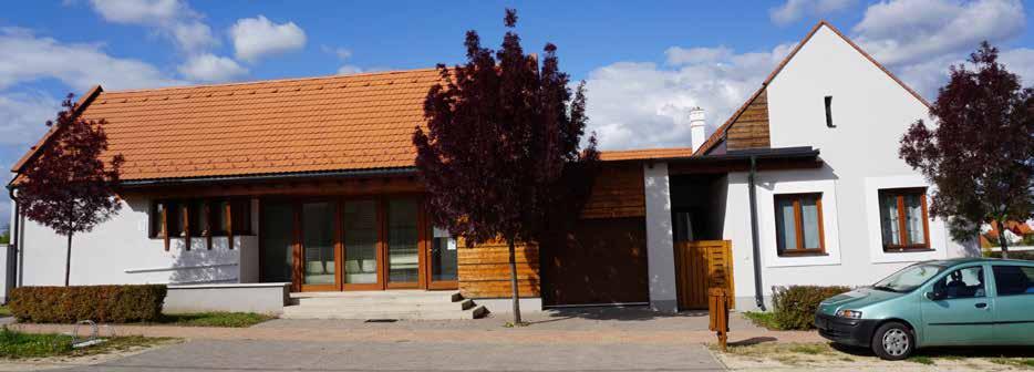 illeszkedik a