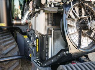 Az üzemanyaszűrő az eyszerű rutin karbantartás érdekében nayon jól hozzáférhető. FENDT 900 VARIO MT: MOTOR Az üzemanya minden eyes seppjét hatékony teljesítményre váltja.