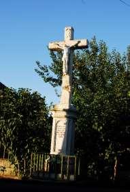 A római katolikus templomtól