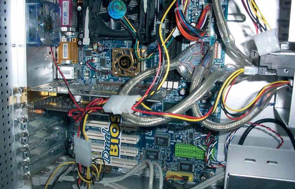MÉLYVÍZ ÖT PÁROS 533-ON MEMÓRIATESZT A PCI-Express rendszerek terjedésével újfajta memóriamodul kezdett egyre népszerűbb lenni.