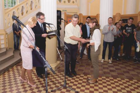 Azt mondják, Klimt csókol a legjobban. Én vajon hogyan csókolnálak meg téged? - nyilatkozta Dávid.