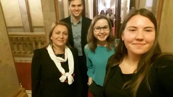 2017 júniusában vették át a Gábor Dénes Alapítvány Novofer ösztöndíjasai a