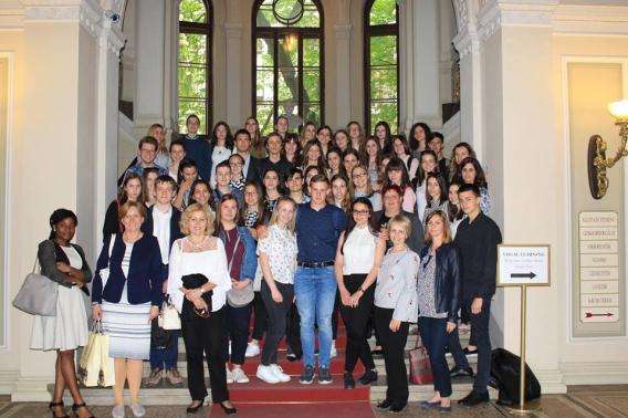 Borbély Lea, Đukić Nataša és Umičević Maja részt vettek a körzeti szerb nyelvi versenyen április 28-án.