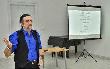 Ezzel a kirándulással párhuzamosan a tanulók egy másik csoportja Újvidékre látogatott, és az ottani egyetemekkel és főiskolákkal ismerkedett.