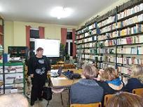 Máriás Ildikó, kémiatanárnő, oktatási tanácsosi minőségében november 14-én előadást tartott iskolánk tanárainak a különböző oktatási módszerekről, amelyekkel a bilingvális tagozatok tanulóinak fel