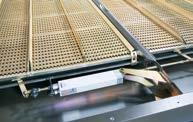 Az elektronikus kalászvisszahordó-minőség kijelzőjének köszönhetően a kalászvisszahordóban a mag aránya (2) a CEBIS-en bármikor leolvasható. JET STREAM.