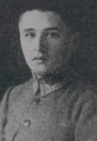 küzdött, 1916. augusztusban orosz fogságba esett, ahonnan 1918 elején megszökött.