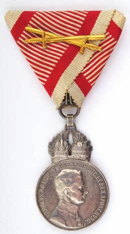Gyűjtemény) 542 Ezüst Katonai Érdemérem hadiszalagon,