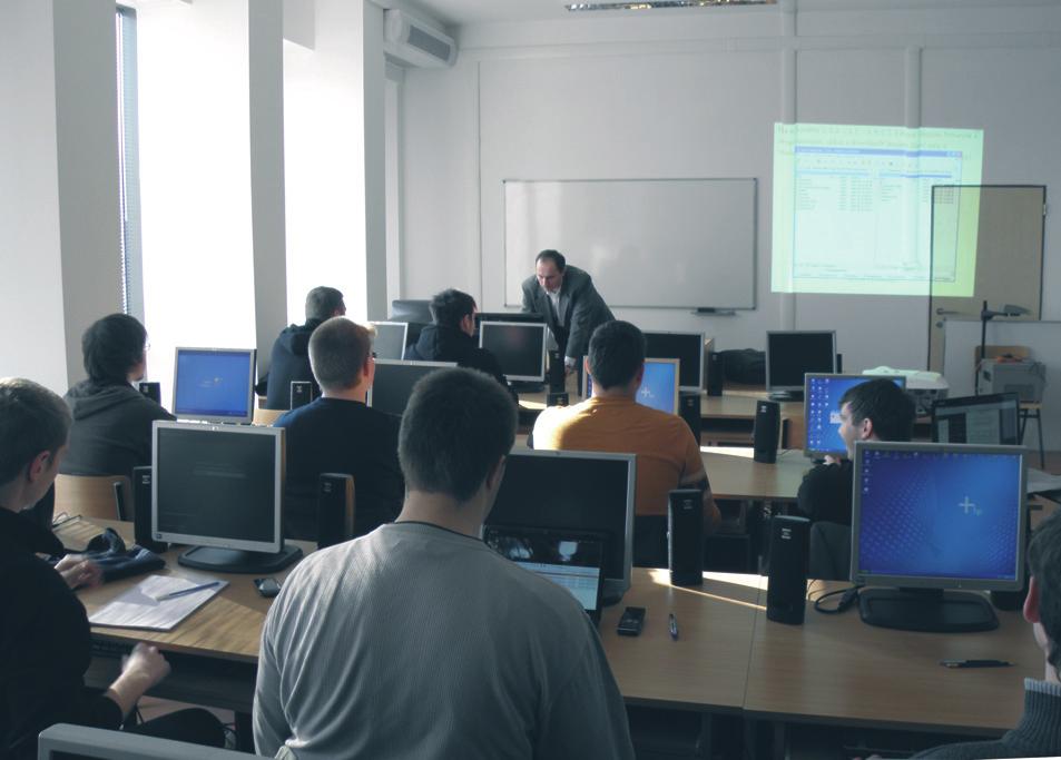 A GÉPÉSZMÉRNÖKI ÉS INFORMATIKAI KAR KIEMELT KUTATÁSI TÉMÁI Ábrázoló Geometriai Tanszék számítógéppel segített geometriai tervezés (CAGD) konstruktív geometria szerszámgeometria sztochasztikus