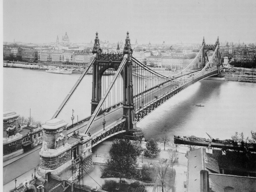 Eskü téri-híd, Erzsébet-lánchíd 11 ezer t vas; 290 m nyílás; 1903; 24 évig világrekorder; 70 évig a Duna legnagyobb