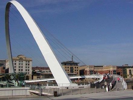 Millennium Bridge - Newcastle Nyitható acél