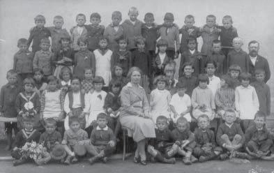 Szent Sava Elemi Népiskola Az I.o. fényképe az 1932/33.