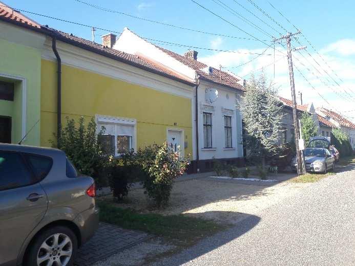 hangulatot teremtve az utcában.