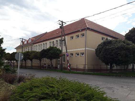 TÖRTÉNETI TELEPÜLÉSKÖZPONT Mosonszolnokon a mai Kázméri út, a Fő út és a Szabadság út az eredeti településmag. Ezen utcákban számos régi 1870-es évek elején épített épület áll még.
