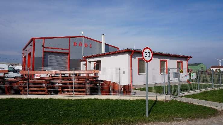 településen áthaladás