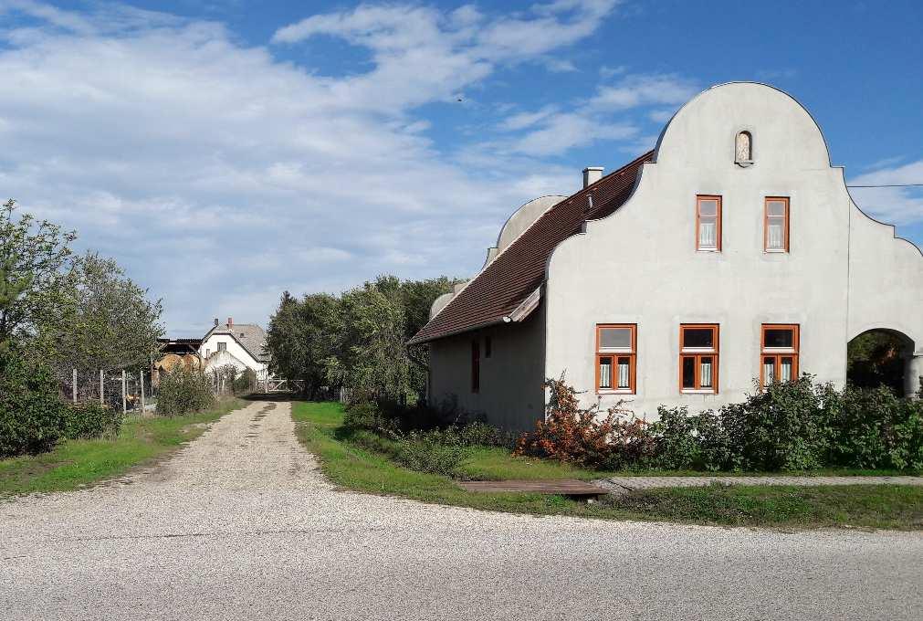 A kézikönyv nem egy merev, lezárt egész, hanem nyílt, folyamatos hozzászólást és